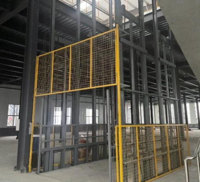 明水请详细介绍一下货梯安装在室外的维护方法