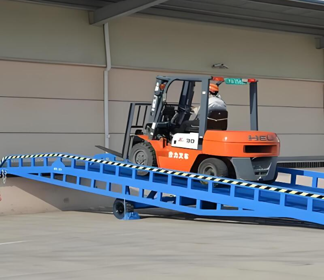 明水移动式卸货平台（叉车用）